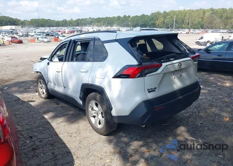 2021 Toyota Rav4 Xle z USA, uszkodzony, nr VIN 2T3W1RFV3MC117489
